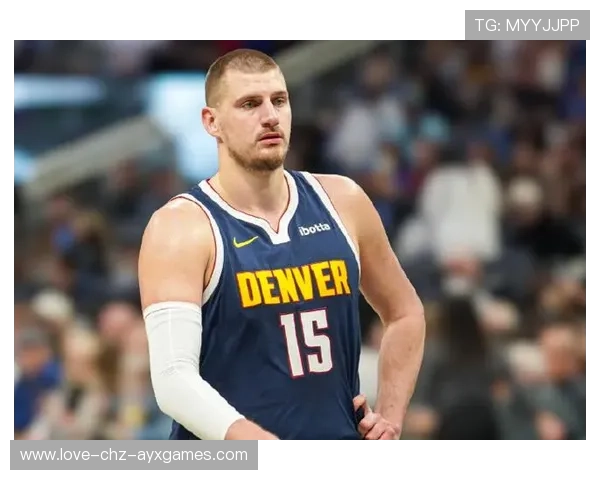 约基奇半场结束前送出精彩助攻，掘金带走半场优势